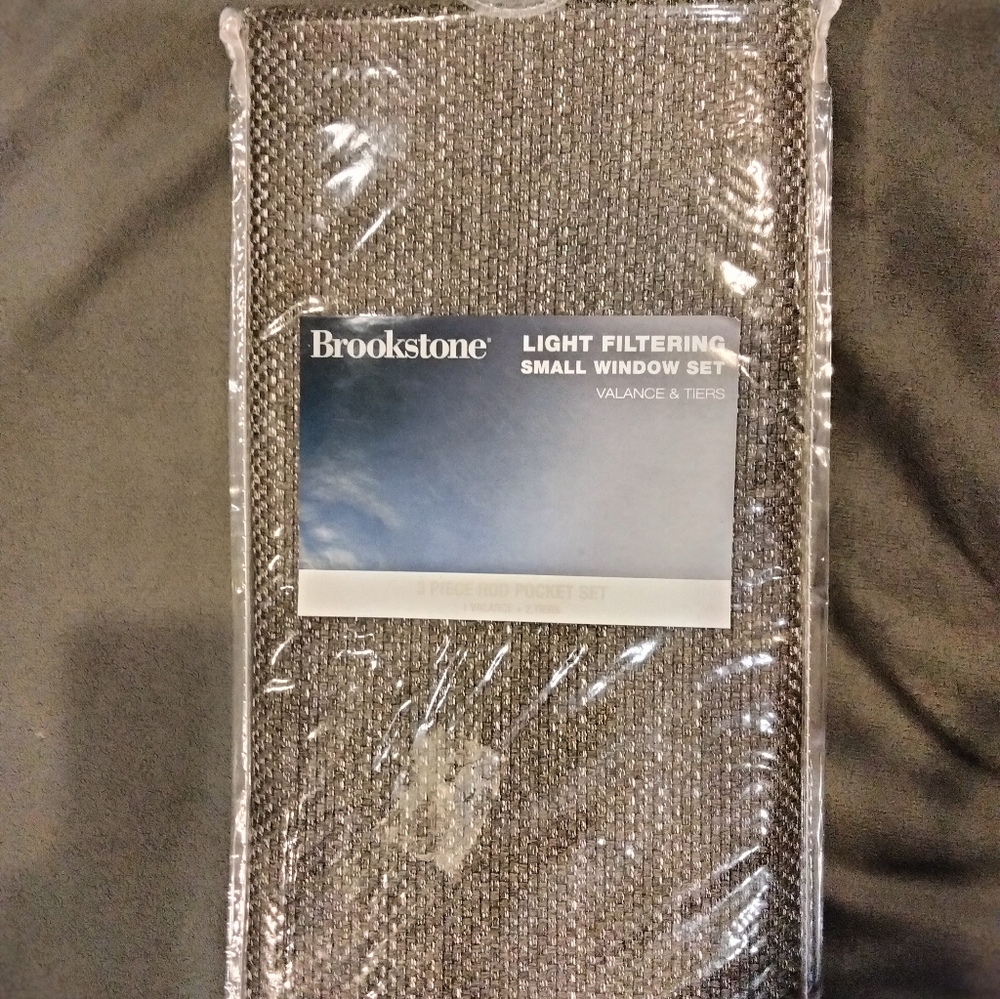 Brookstone Light Filtering Small Window Set